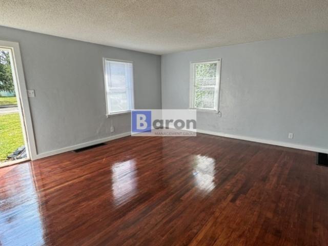3 BR, 1 BA Apartment 1505 N Adams St, South Bend, IN 46628