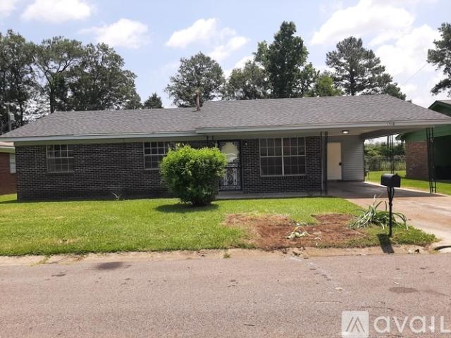 3 BR, 1 BA Apartment 1518 N 27th St, Columbus, MS 39701