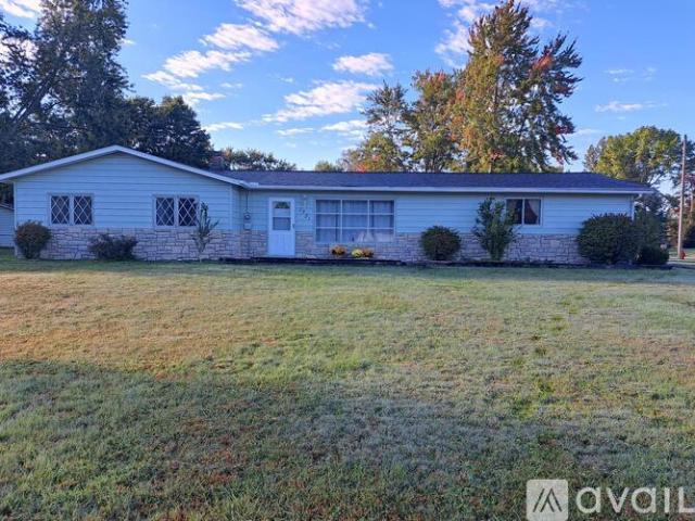 3 BR, 1 BA Apartment 1521 Stanford Dr, Brunswick, OH 44212