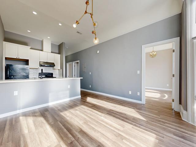 3 BR, 1 BA Apartment 155 Bartlett St, San Francisco, CA 94110