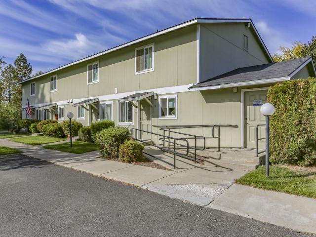 3 BR, 1 BA Apartment 15 N Weber St, Deer Park, WA 99006