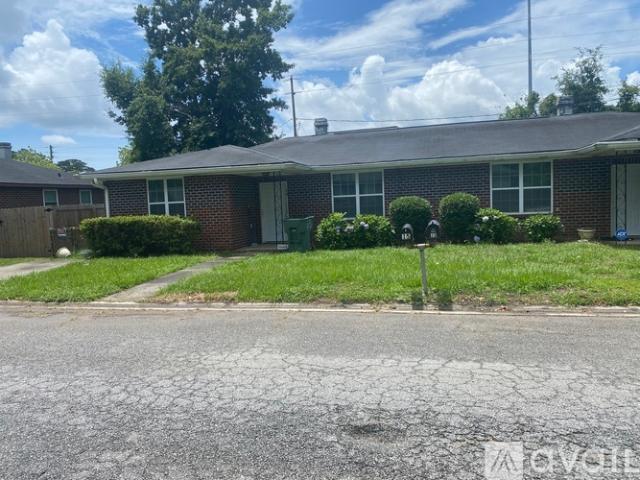 3 BR, 1 BA Apartment 15 Seneca Road, Savannah, GA 31406