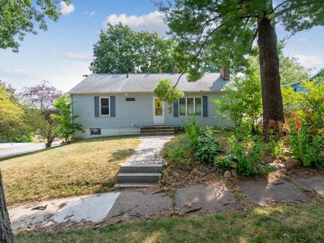 3 BR, 1 BA Apartment 1604 Olive Street Unit 1604 Olive St, Cedar Falls, IA 50613