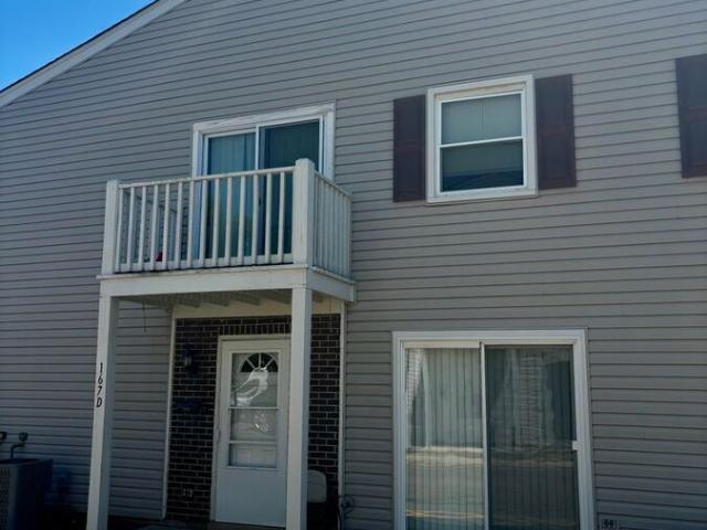 3 BR, 1 BA Apartment 167 Peter Ct, Bartlett, IL 60103