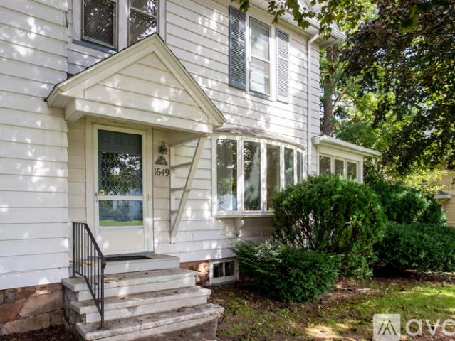3 BR, 1 BA Apartment 1649 Ridge Road, Unit A Upper, Ontario, NY 14519