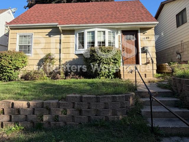 3 BR, 1 BA Apartment 1689 Bush Ave, St Paul, MN 55106