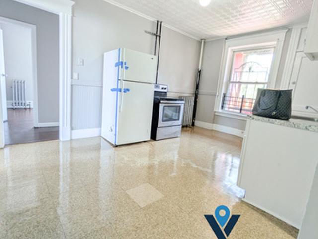 3 BR, 1 BA Apartment 168 Essex St, Unit 3L, Holyoke, MA 01040