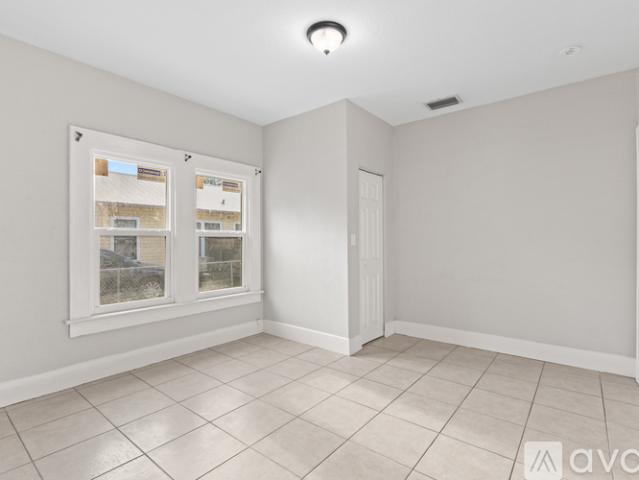 3 BR, 1 BA Apartment 1718 4th Avenue East, Bradenton, FL 34208