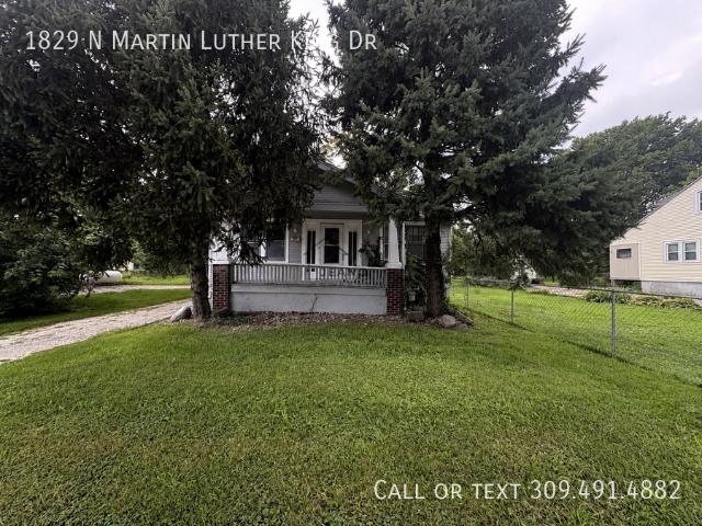 3 BR, 1 BA Apartment 1829 N Martin Luther King Dr, Decatur, IL 62526