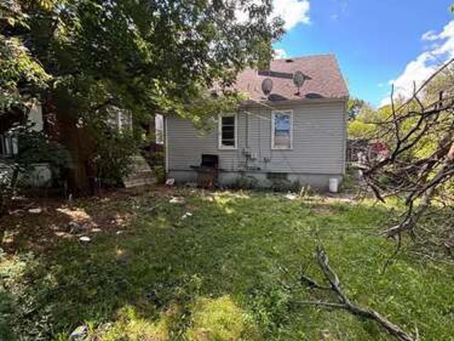 3 BR, 1 BA Apartment 18960 Hickory St, Detroit, MI 48205