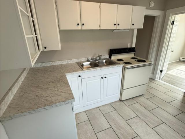 3 BR, 1 BA Apartment 1897 Clarke Dr, Dubuque, IA 52001