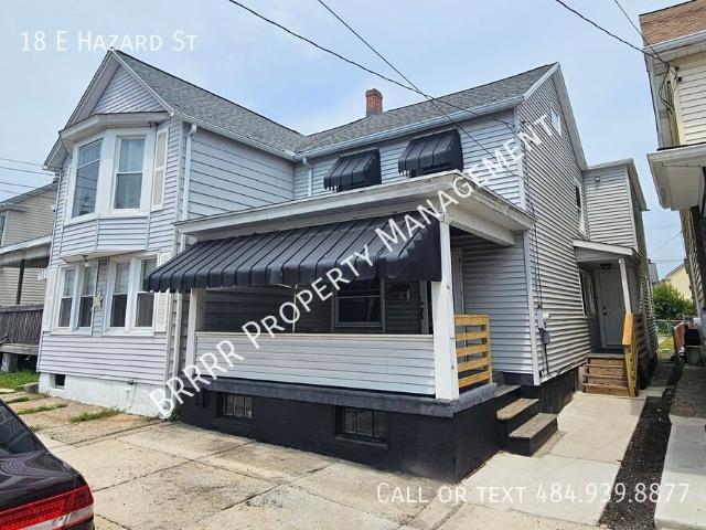 3 BR, 1 BA Apartment 18 E Hazard St, Summit Hill, PA 18250