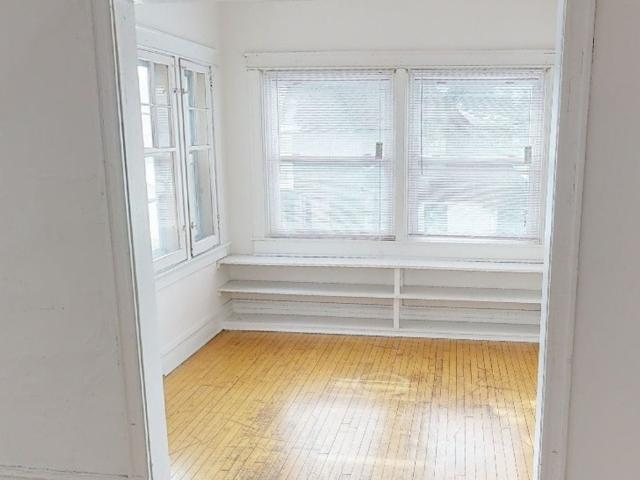 3 BR, 1 BA Apartment 1902 East Linnwood Avenue Unit 1902 3002, Milwaukee, WI 53211