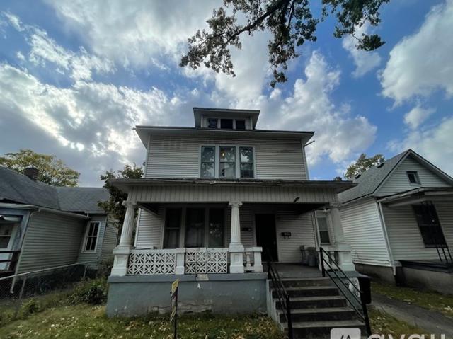 3 BR, 1 BA Apartment 1005 S 8th St, Unit 2, Terre Haute, IN 47807