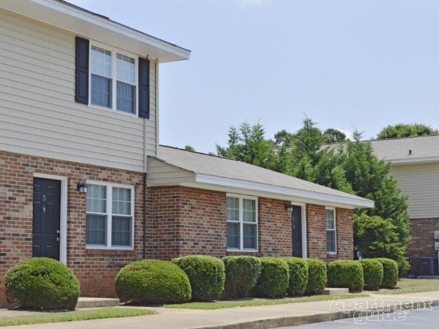3 BR, 1 BA Apartment 1008 White Horse Rd Greenville, SC 29605