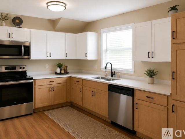 3 BR, 1 BA Apartment 1038 Hyde Park Avenue, Unit 2, Boston, MA 02136