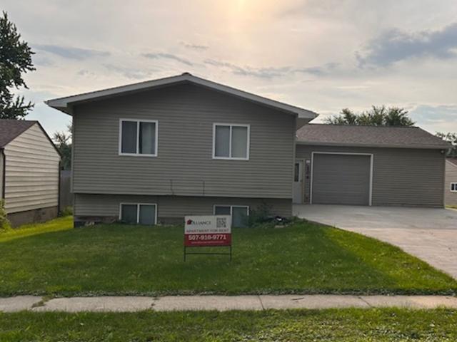3 BR, 1 BA Apartment 104 1st Ave NE, Dodge Center, MN 55927