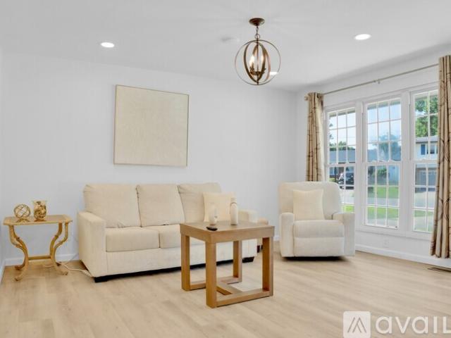 3 BR, 1 BA Apartment 104 W Jackson St, O'Fallon, IL 62269
