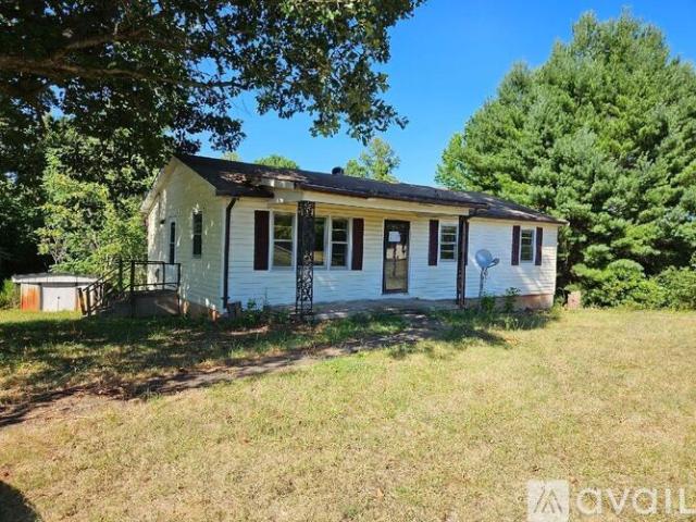 3 BR, 1 BA Apartment 1074 Golden Leaf Road, Nathalie, VA 24577