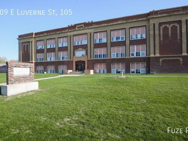 3 BR, 1 BA Apartment 109 E Luverne St, 105, Luverne, MN 56156