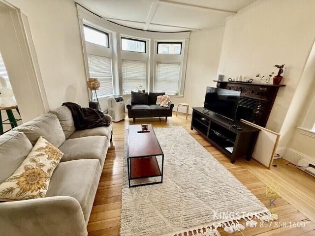 3 BR, 1 BA Apartment 10 Park St #1, Brookline, MA 02446, Brookline, MA 02446