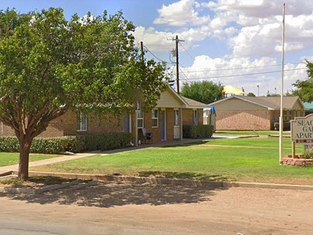 3 BR, 1 BA Apartment 1100 12th St Seagraves, TX 79359