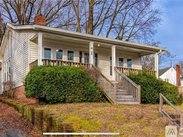 3 BR, 1 BA Apartment 1106 Highland Ave, Greensboro, NC 27403