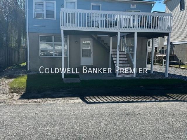 3 BR, 1 BA Apartment 110B Bellevue St Dewey Beach, DE 19971