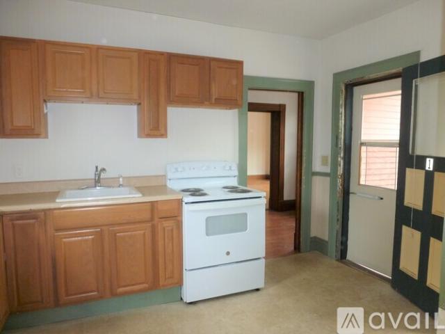 3 BR, 1 BA Apartment 111 N Winooski Ave, Unit 1, Burlington, VT 05401