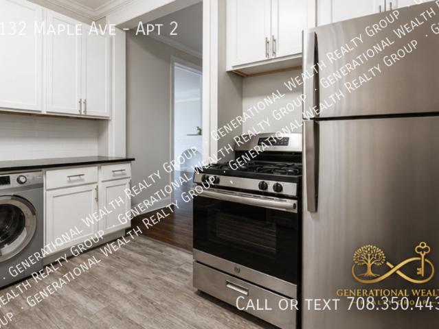 3 BR, 1 BA Apartment 1132 Maple Ave, Evanston, IL 60202