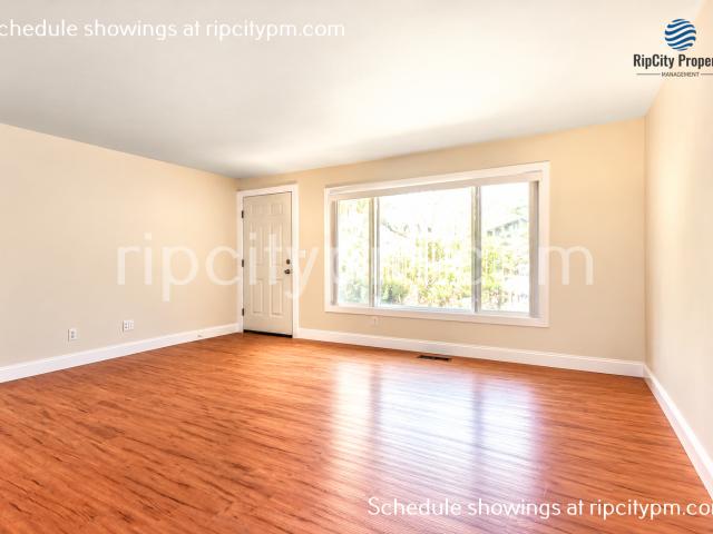 3 BR, 1 BA Apartment 11430 SW 121st Ave, Tigard, OR 97223