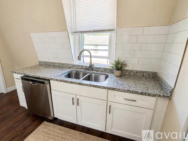 3 BR, 1 BA Apartment 118 Locust Street, Unit unit 3 east, Fall River, MA 02720