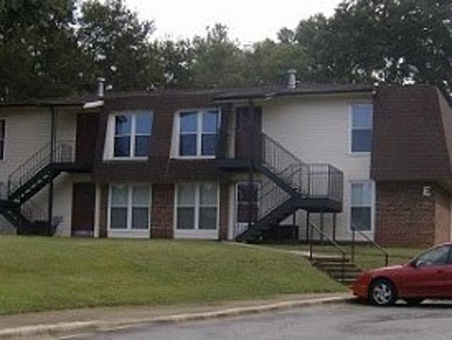 3 BR, 1 BA Apartment 1200 Avenue East, Tuscumbia, AL 35674
