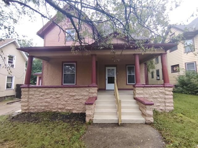 3 BR, 1 BA Apartment 1208 Revell Ave, Rockford, IL 61107