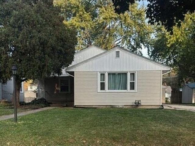 3 BR, 1 BA Apartment 1211 Stratford Avenue, Rockford, IL 61107