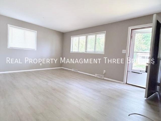 4 BR, 1 BA Apartment 1222 Baron Ave, St Louis, MO 63138