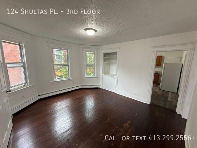 3 BR, 1 BA Apartment 124 Shultas Pl Hartford, CT 06114