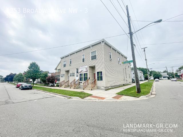 3 BR, 1 BA Apartment 1253 Broadway Ave NW, Grand Rapids, MI 49504
