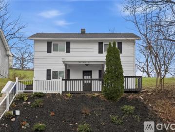3 BR, 1 BA Apartment 125 Liberty St, Bridgeville, PA 15017