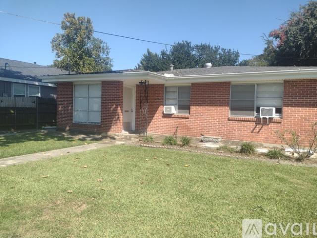3 BR, 1 BA Apartment 125 Ren Pass Avenue, Harahan, LA 70123