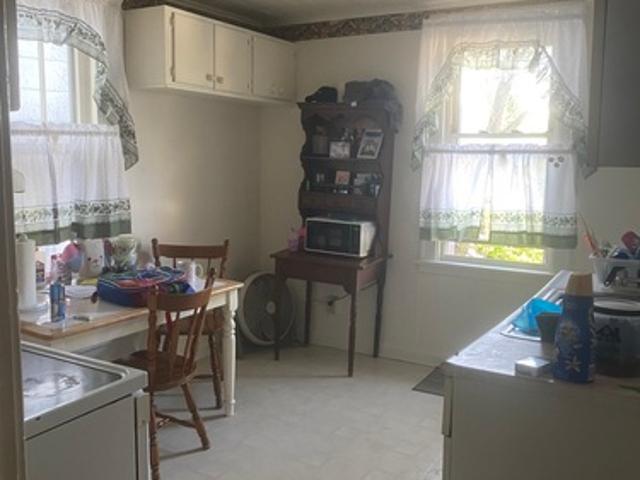 3 BR, 1 BA Apartment 126 Cleveland Ave, Unit B, Uniontown, PA 15401