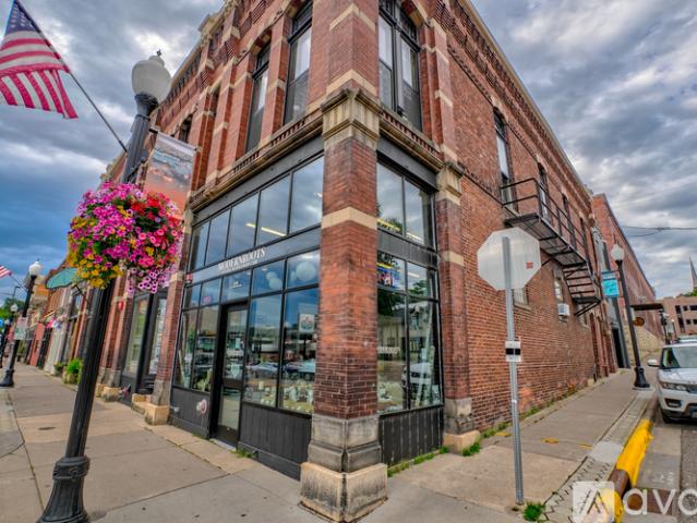 3 BR, 1 BA Apartment 126 Main St N, Unit 1, Stillwater, MN 55082