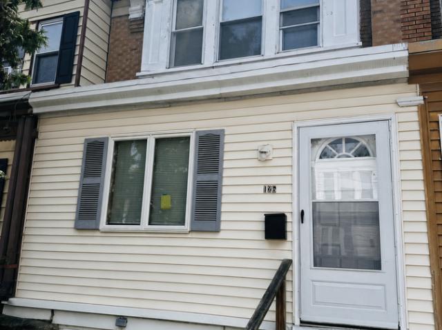 3 BR, 1 BA Apartment 128 Wayne Ave, Collingdale, PA 19023