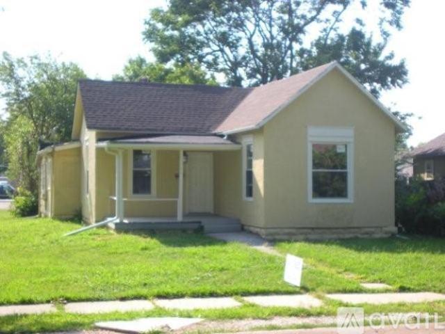 3 BR, 1 BA Apartment 12906 8th St, Grandview, MO 64030