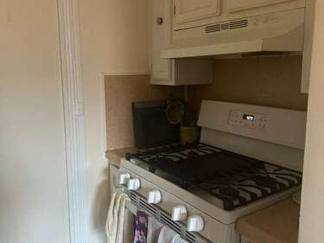 3 BR, 1 BA Apartment 12 Alton Pl, Unit 2, Brookline, MA 02446