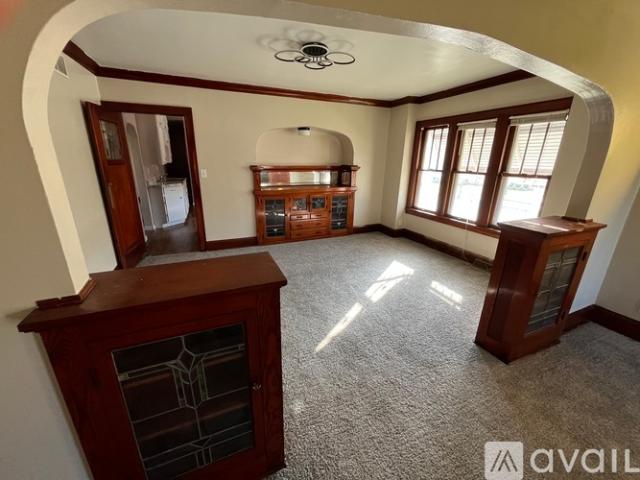3 BR, 1 BA Apartment 1313 Marquette Ave, Unit 1 Lower, South Milwaukee, WI 53172