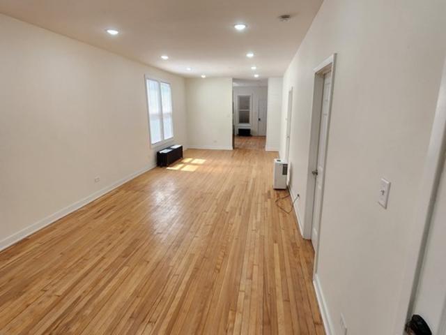 3 BR, 1 BA Apartment 13140 South Buffalo Avenue, Unit #1, Chicago, IL 60633