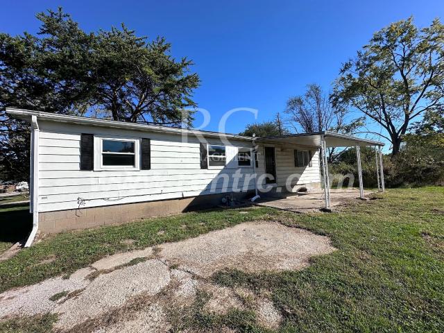 3 BR, 1 BA Apartment 1319 2nd Ave, Danville, IL 61832