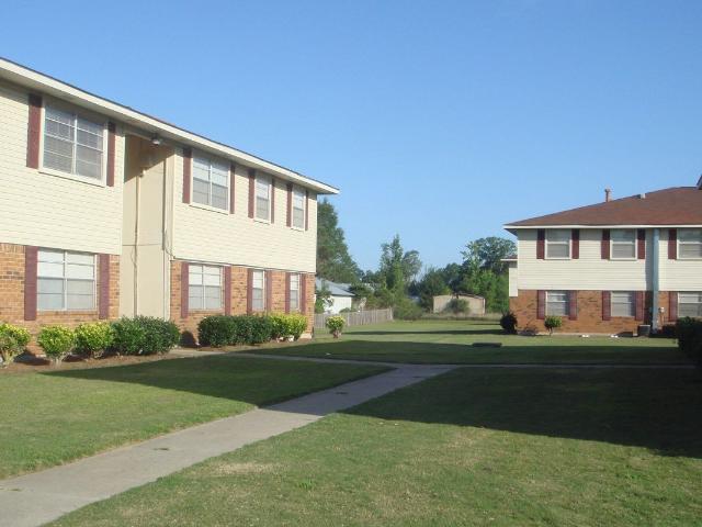 3 BR, 1 BA Apartment 135 Russell Drive, Waynesboro, MS 39367