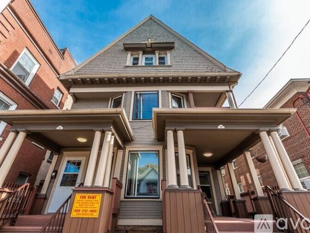 3 BR, 1 BA Apartment 139 E Johnson St, Unit 139, Madison, WI 53703